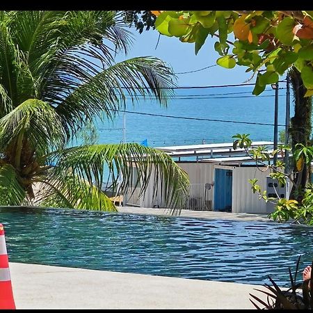 By The Sea Batu Ferringhi Beach Front Apartment Suite Exterior foto