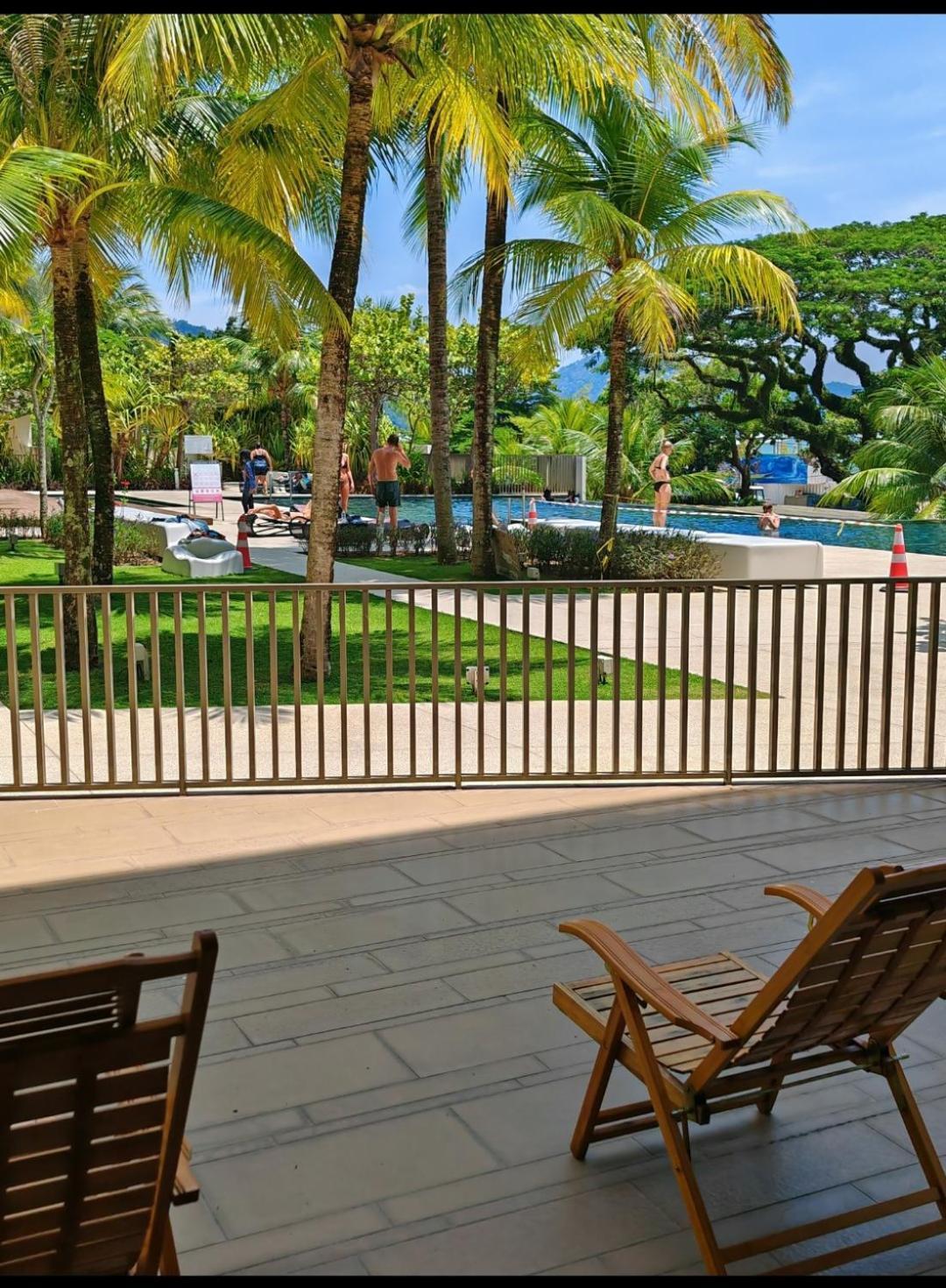 By The Sea Batu Ferringhi Beach Front Apartment Suite Exterior foto